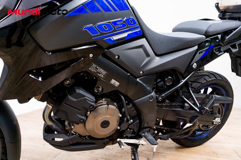 Motorbike image 9