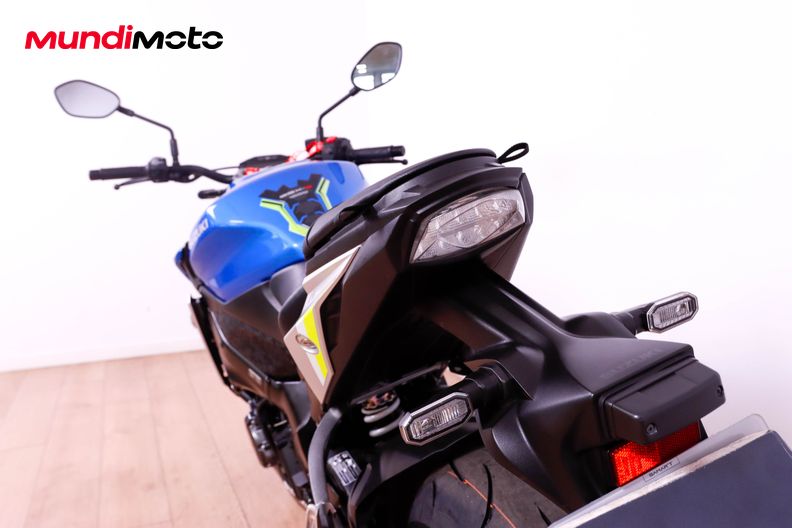 Motorbike image 9