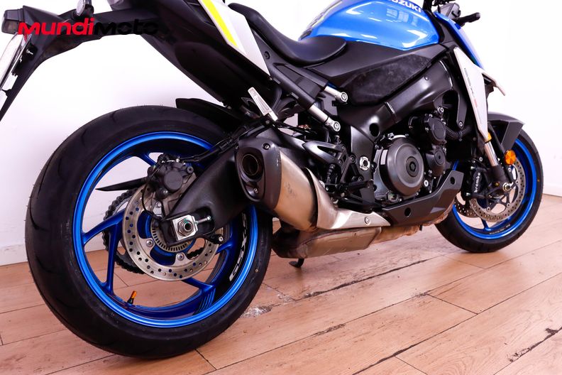 Motorbike image 3