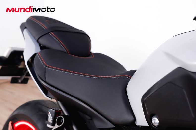Motorbike image 13
