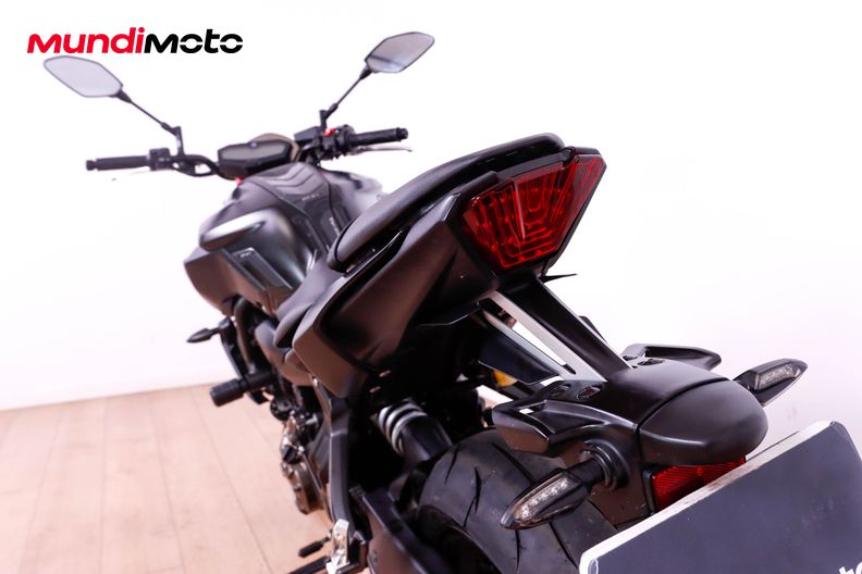 Motorbike image 9