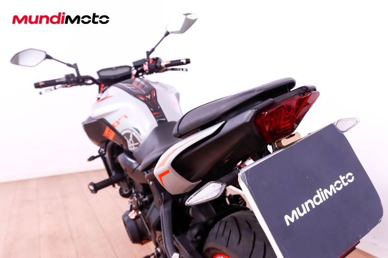 Motorbike image 9