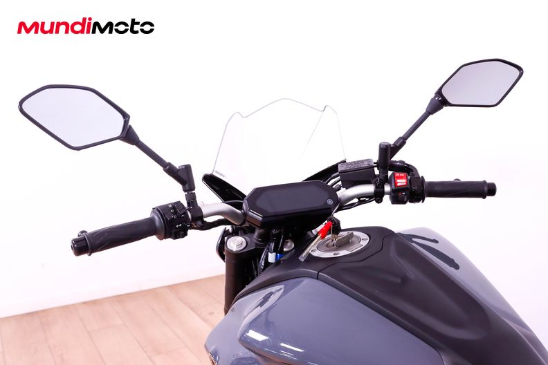 Motorbike image 10