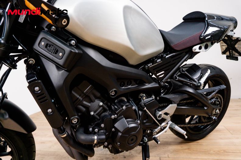 Motorbike image 9