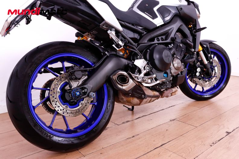 Motorbike image 3