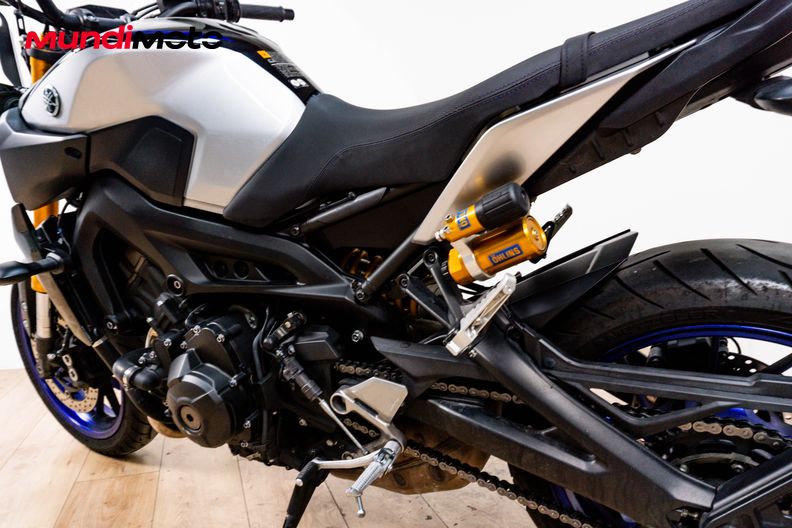 Motorbike image 8