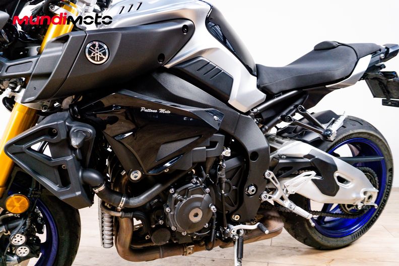 Motorbike image 9