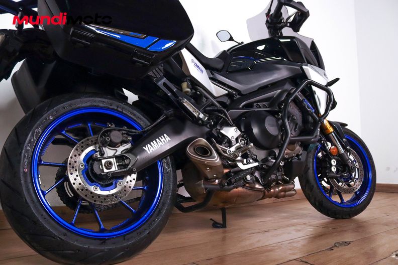 Motorbike image 3