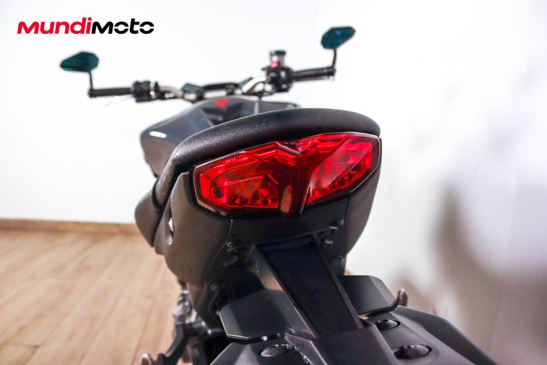 Motorbike image 9
