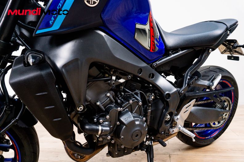 Motorbike image 9