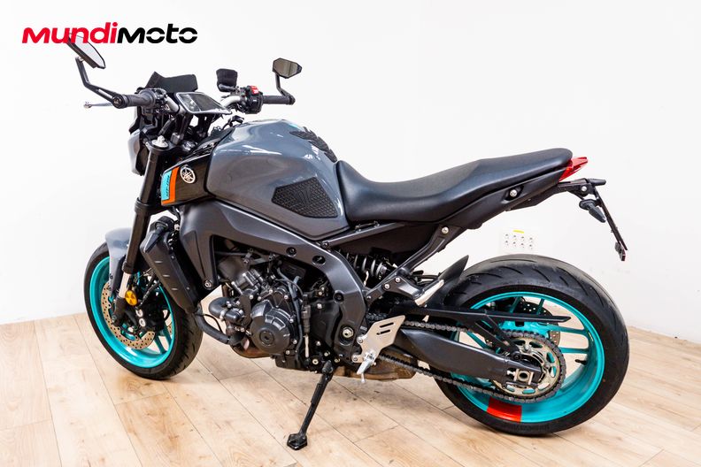Motorbike image 7
