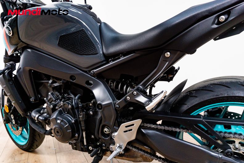 Motorbike image 8