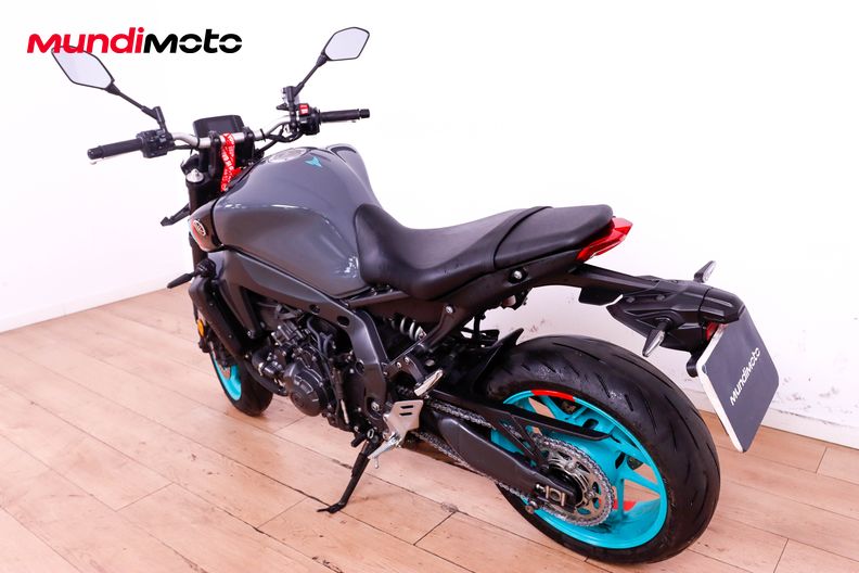 Motorbike image 6