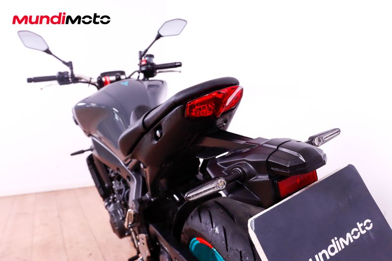 Motorbike image 9