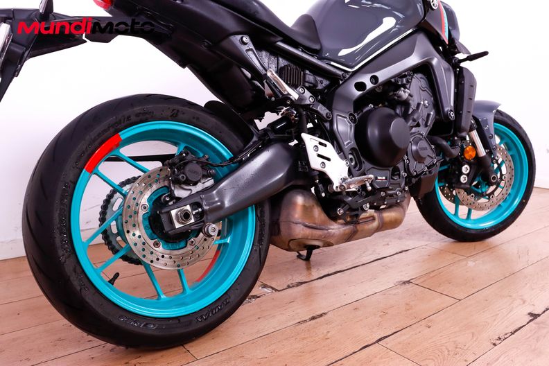 Motorbike image 3