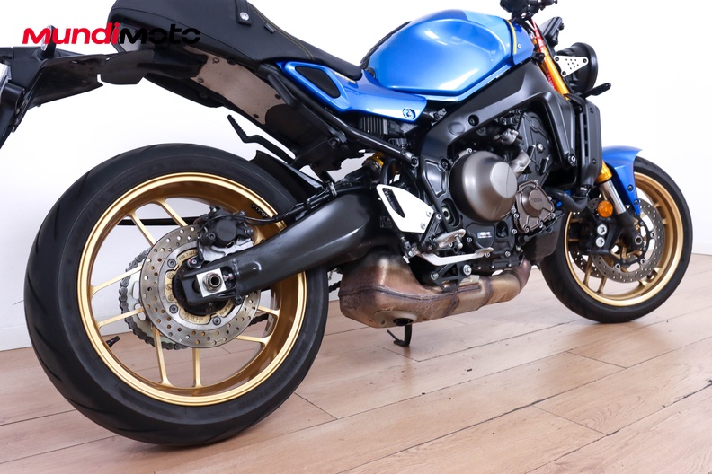 Motorbike image 3