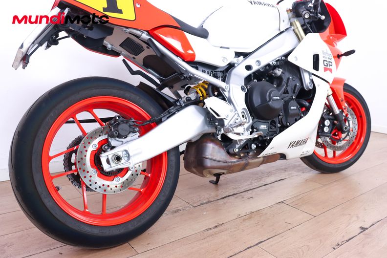 Motorbike image 3