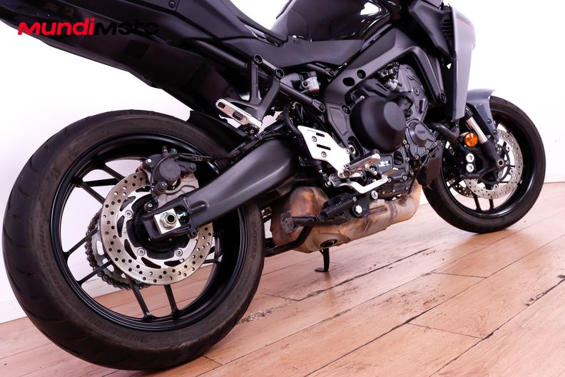 Motorbike image 3