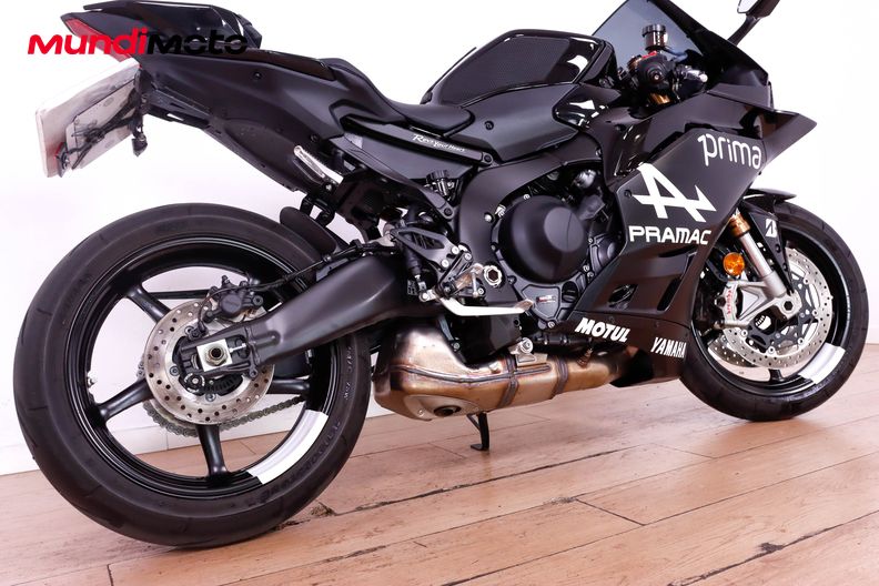 Motorbike image 3