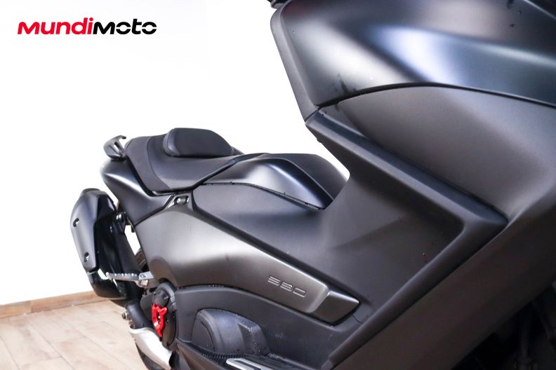 Motorbike image 12