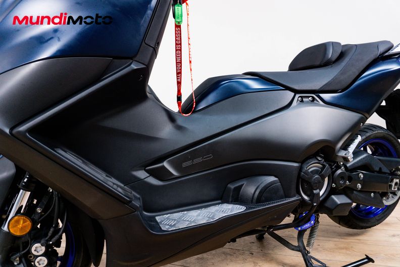 Motorbike image 9
