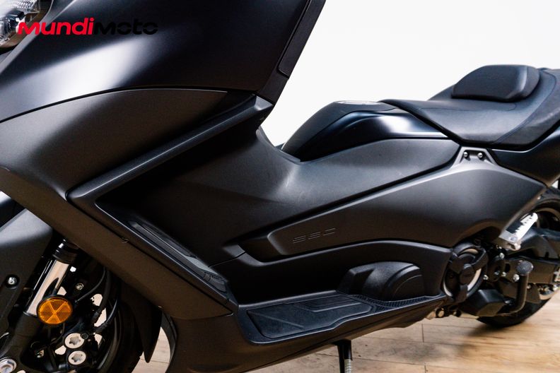 Motorbike image 9