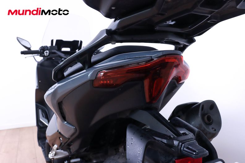 Motorbike image 9