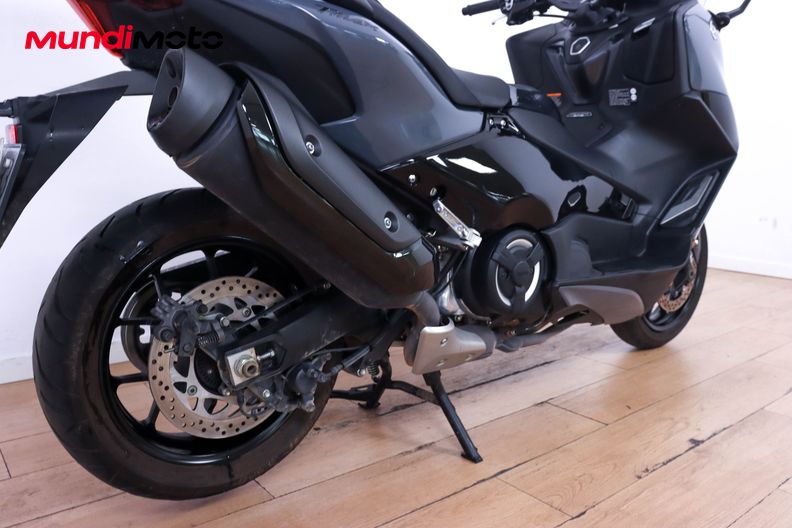 Motorbike image 3