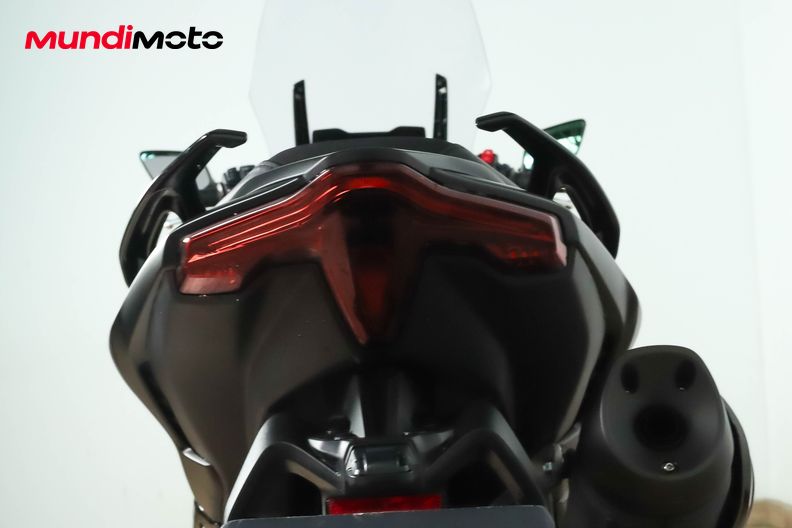 Motorbike image 9