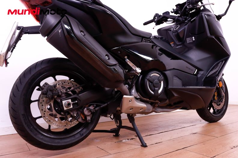Motorbike image 3