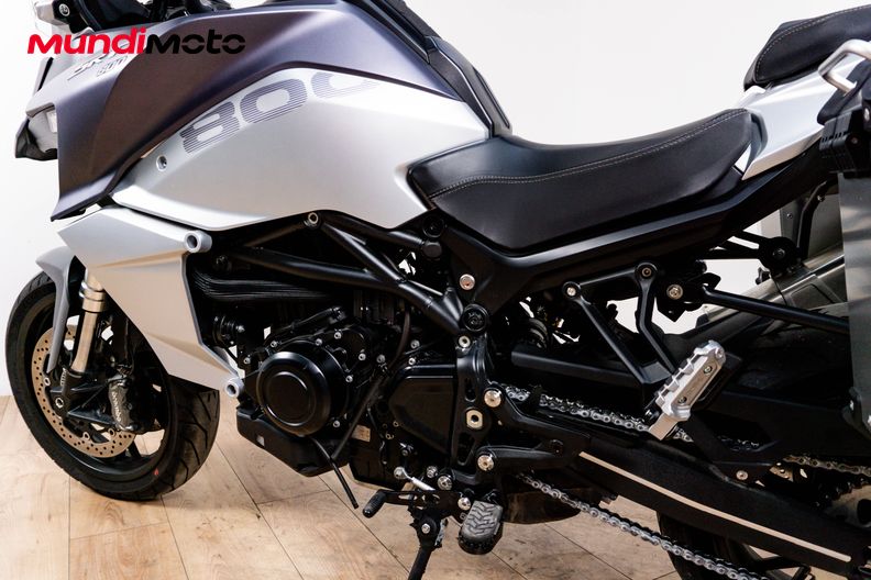 Motorbike image 8
