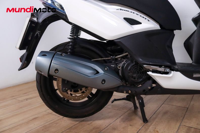 Motorbike image 3