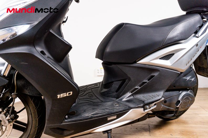 Motorbike image 9