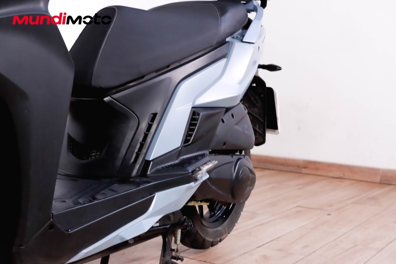 Motorbike image 8