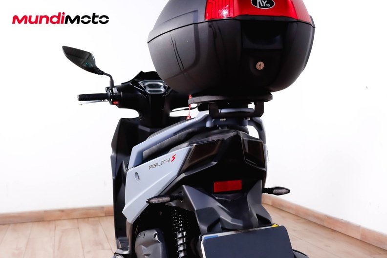 Motorbike image 9