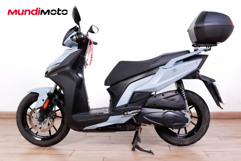 Motorbike image 5