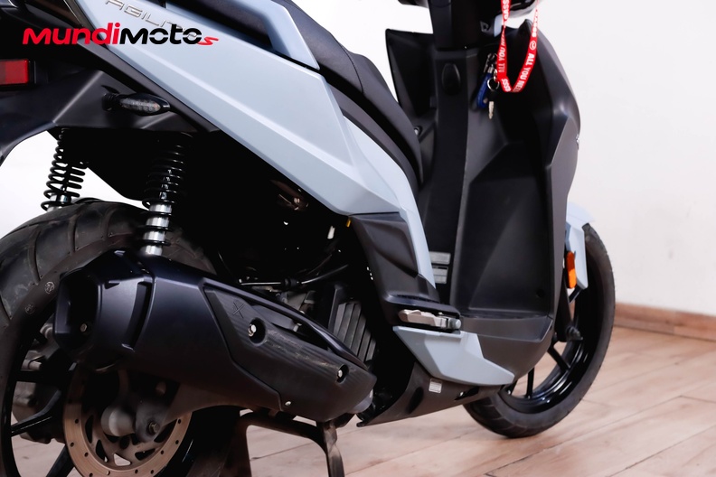 Motorbike image 3