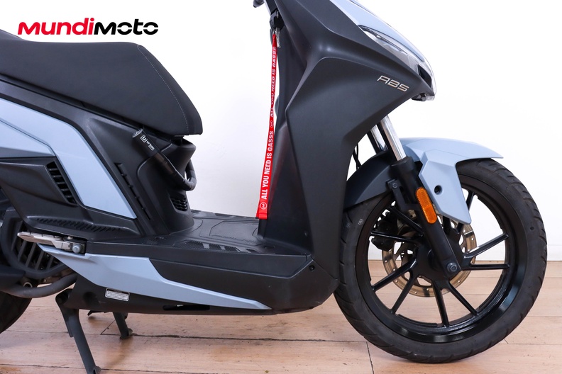 Motorbike image 12