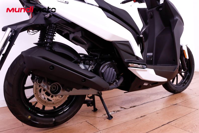 Motorbike image 3