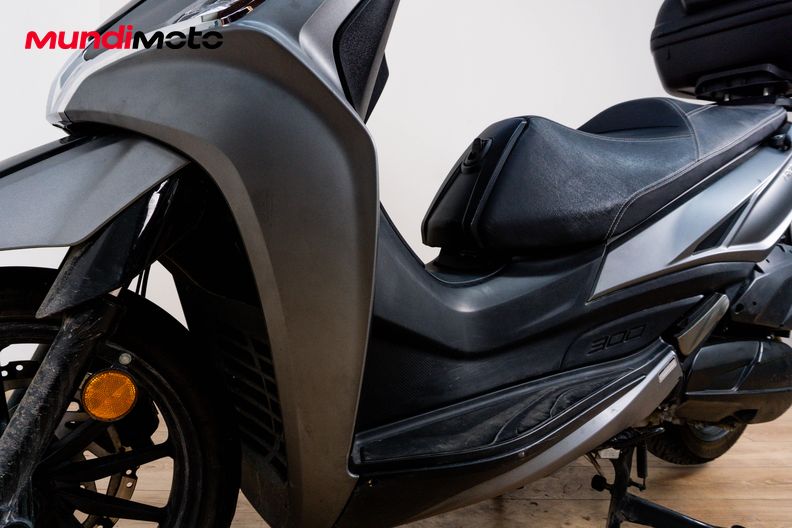 Motorbike image 9