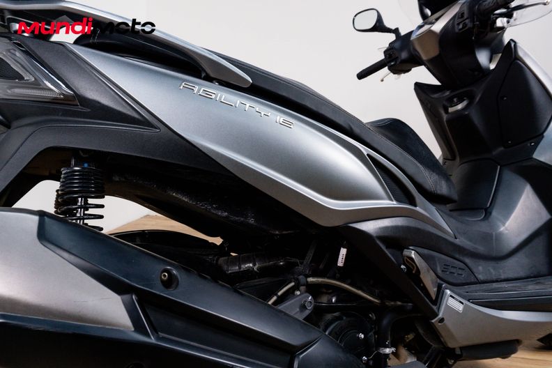 Motorbike image 3