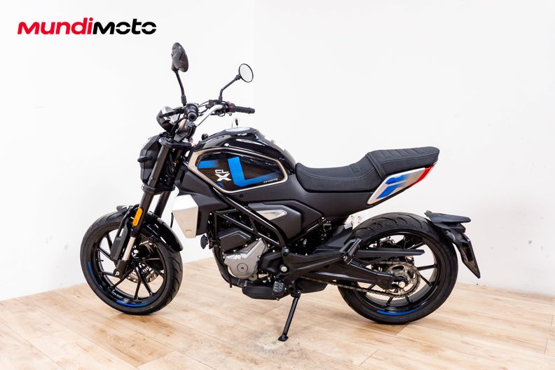Motorbike image 5