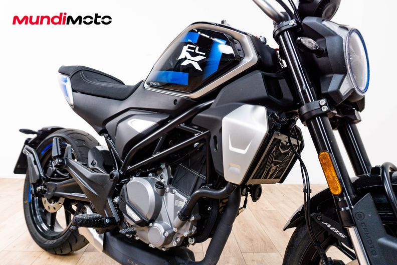 Motorbike image 4