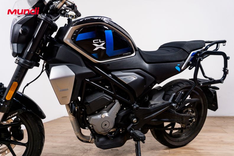 Motorbike image 9