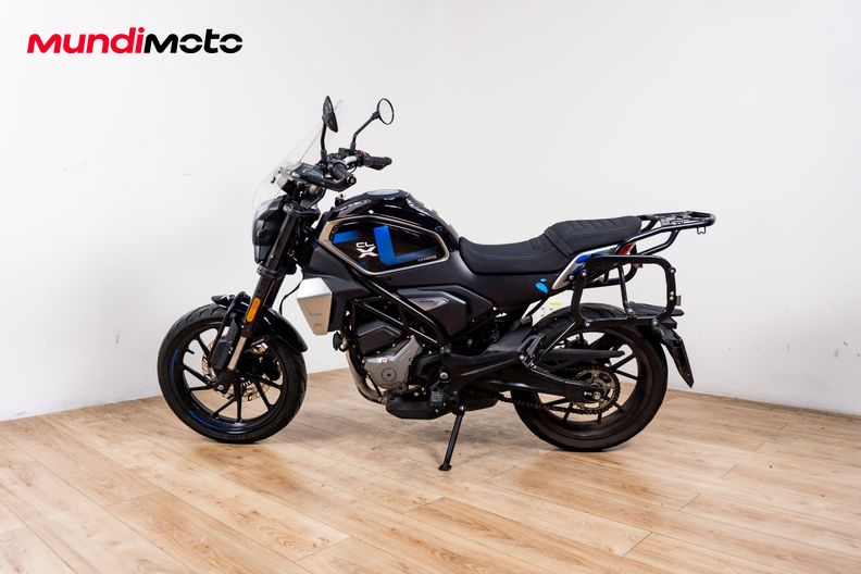 Motorbike image 5