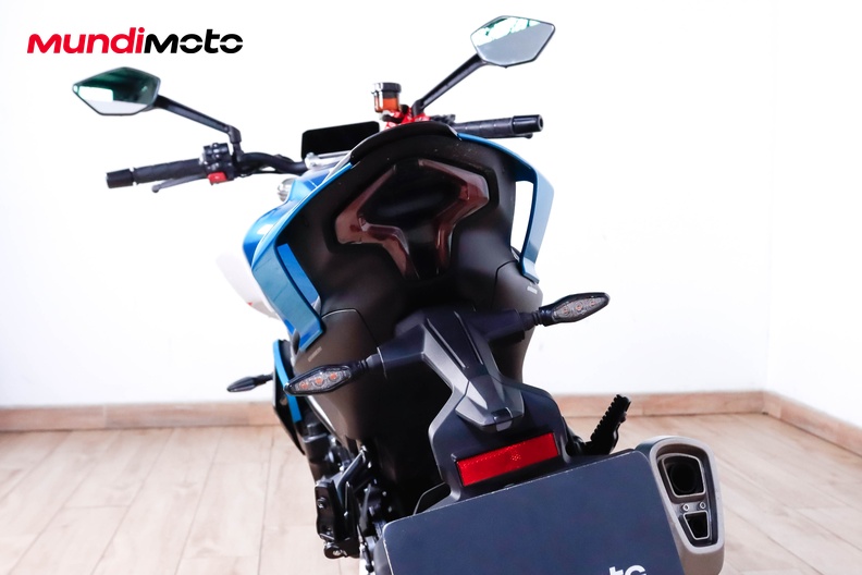 Motorbike image 9