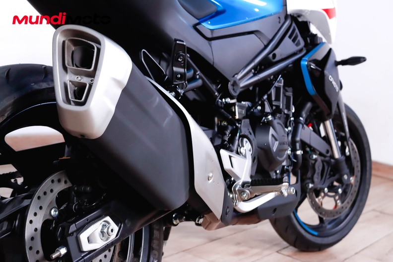 Motorbike image 3