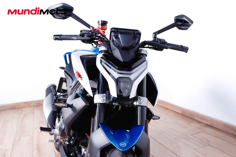 Motorbike image 4