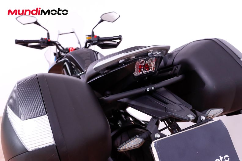 Motorbike image 9