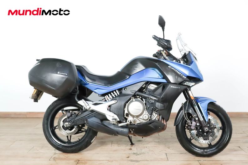 CFMOTO CF 650 MT